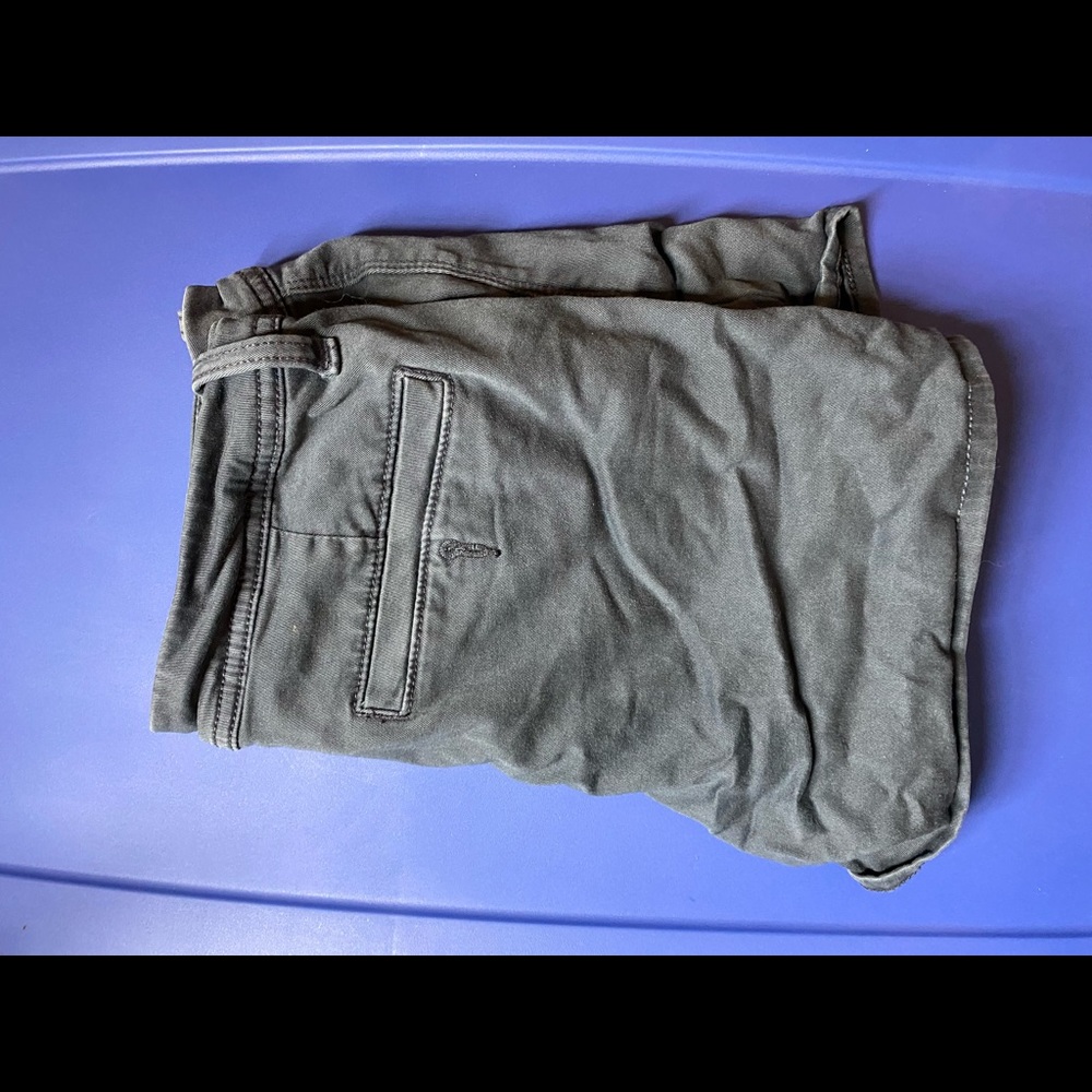 American eagle size 4 cargo shorts
